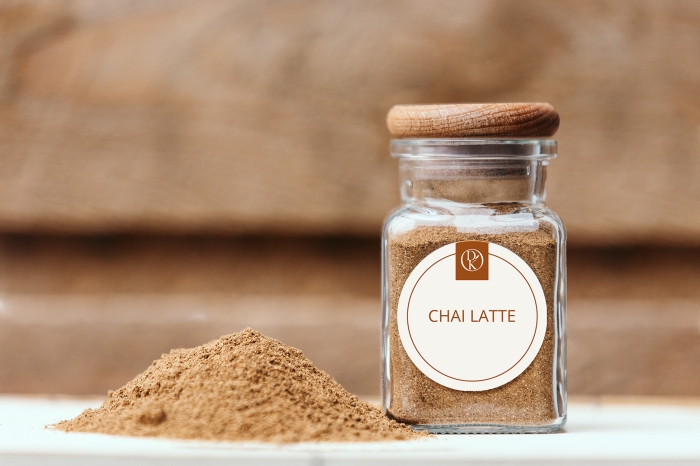 Chai latte v kořence