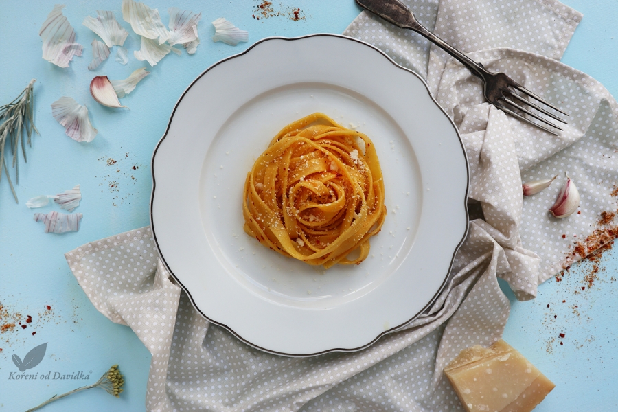  Těstoviny a la aglio e olio