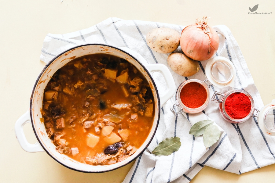 Veganská slovenská kapustnica (zelňačka)