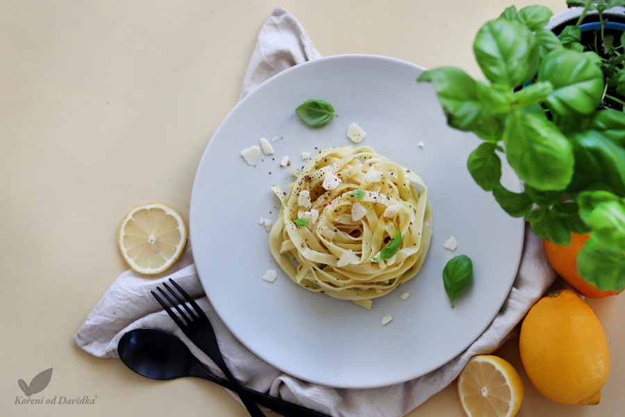  Tagliatelle s citronovou omáčkou